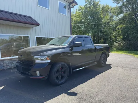 2014 Ram 1500 4WD Quad Cab 140.5" Express