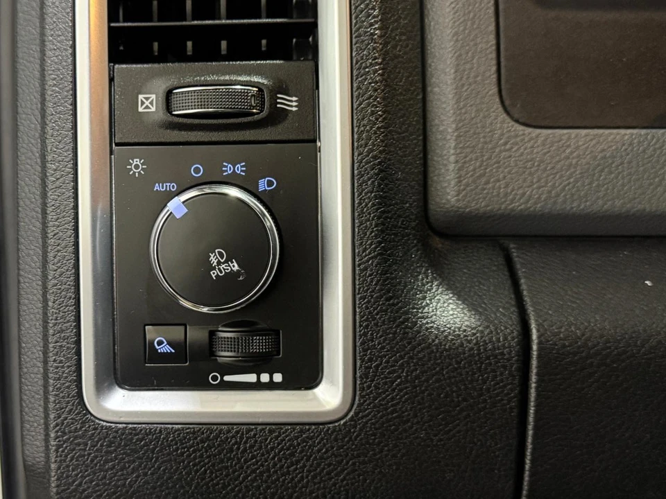 2014 Ram Heavy Duty - Image 27 of 31