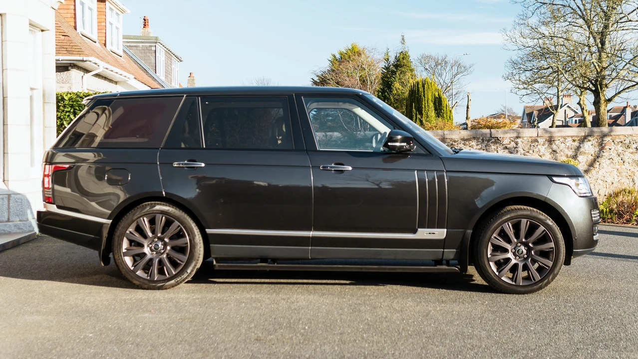 2014 Land Rover Range Rover L405 - Image 4 of 31