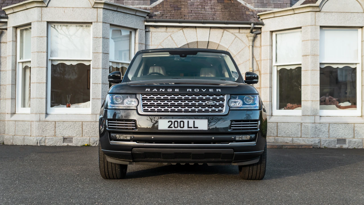 2014 Land Rover Range Rover L405 - Image 2 of 31