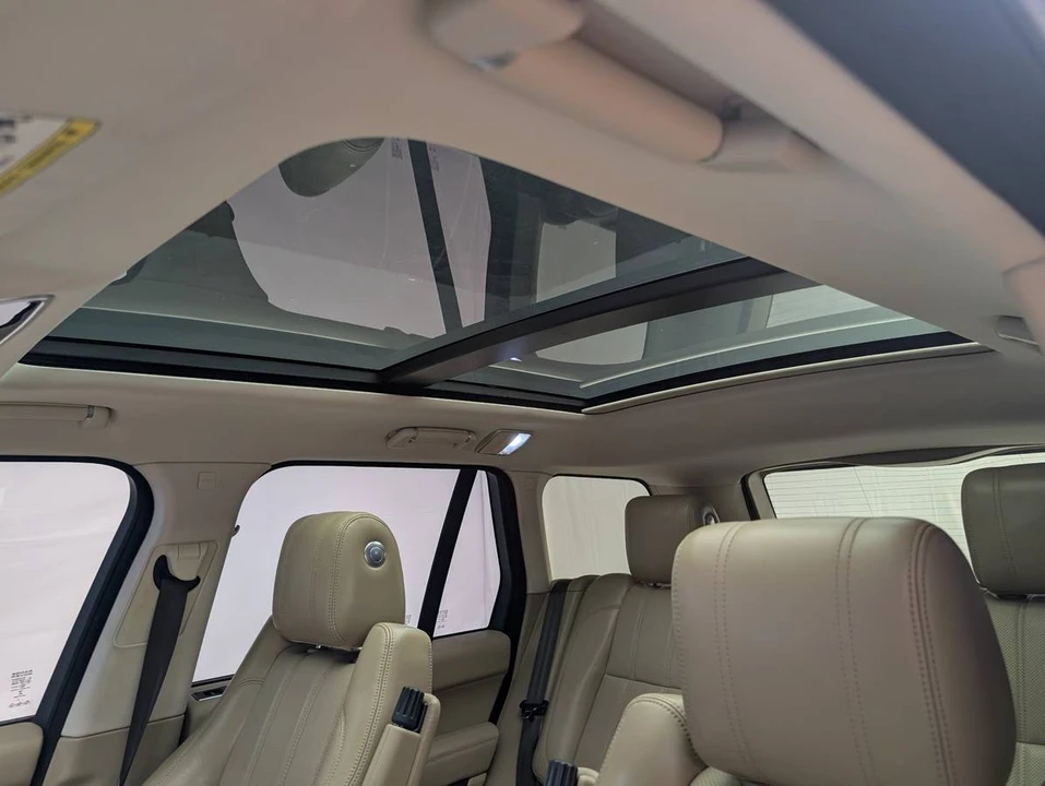2014 Land Rover Range Rover L405 - Image 11 of 15