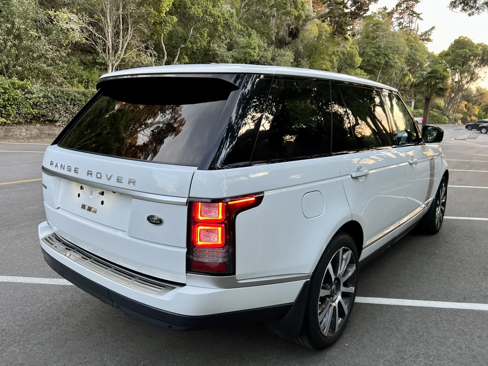 2014 Land Rover Range Rover L405 - Image 11 of 31