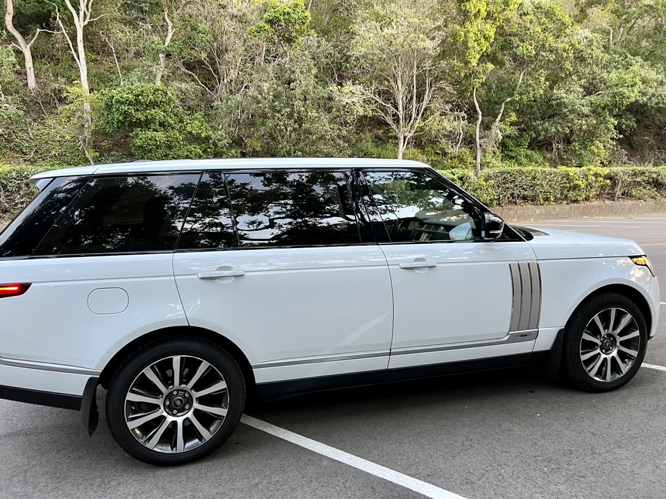 2014 Land Rover Range Rover L405 - Image 13 of 31