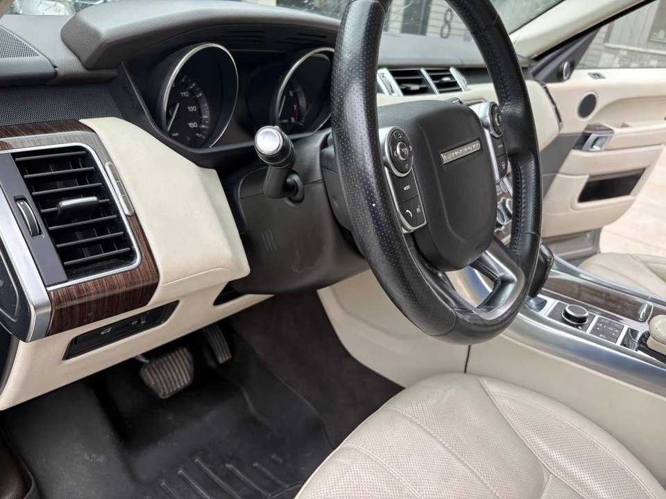 2014 Land Rover Range Rover L405 - Image 16 of 24