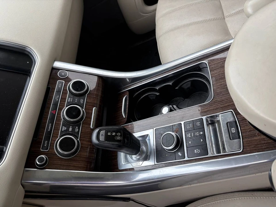 2014 Land Rover Range Rover L405 - Image 6 of 24