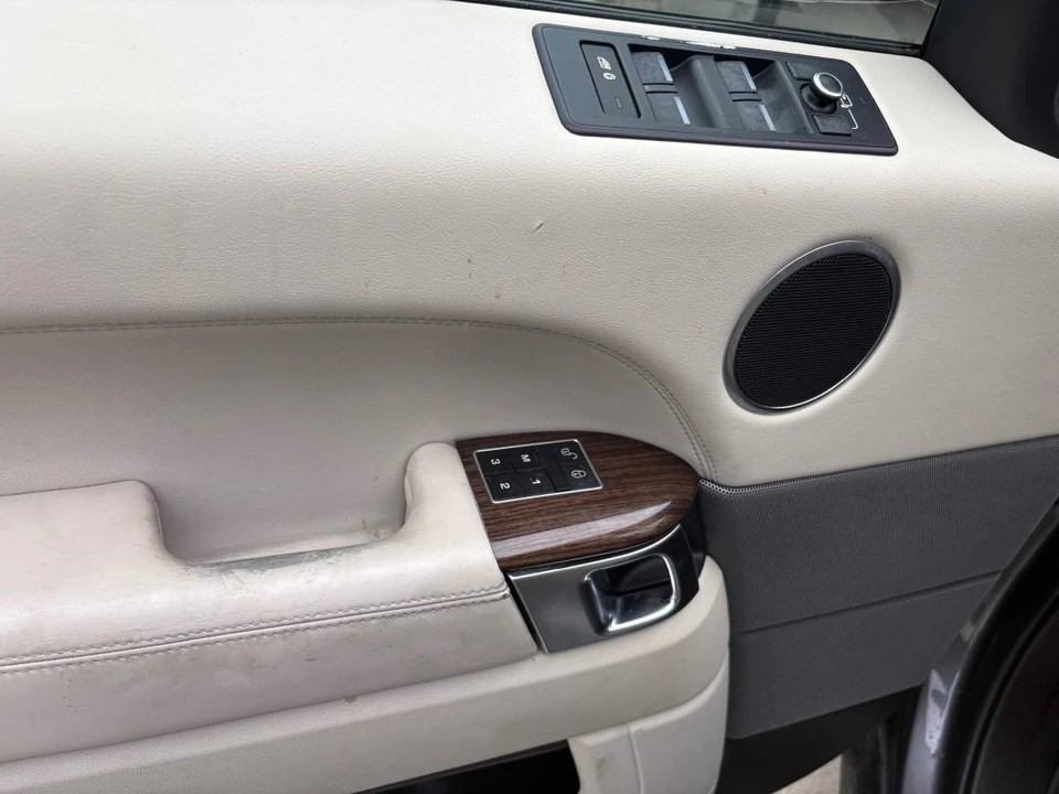 2014 Land Rover Range Rover L405 - Image 9 of 24