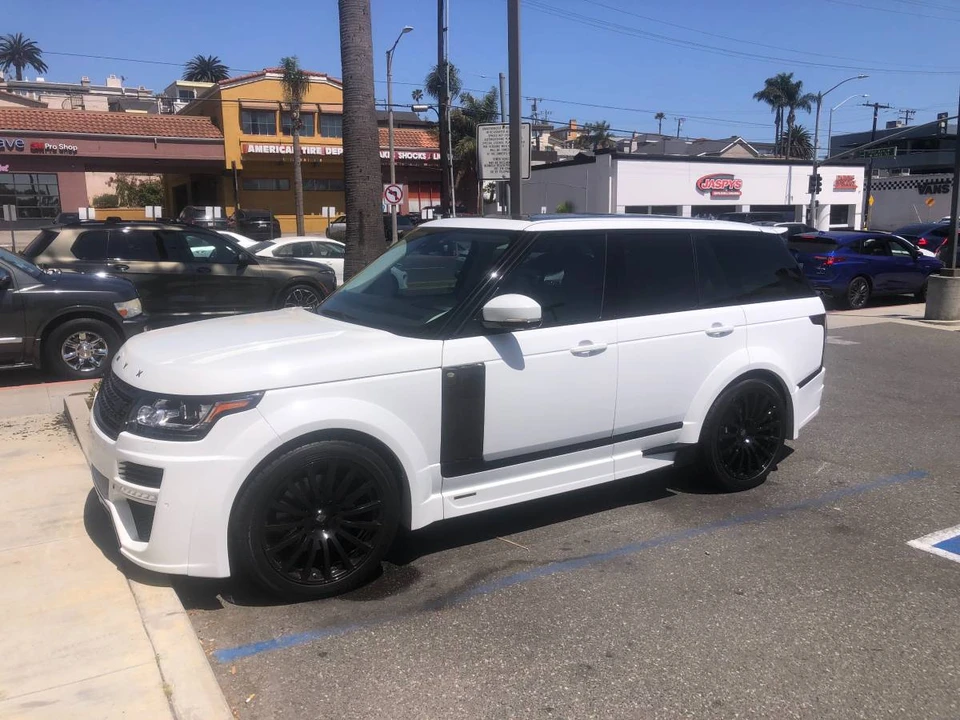 2014 Land Rover Range Rover L405 - Image 2 of 8