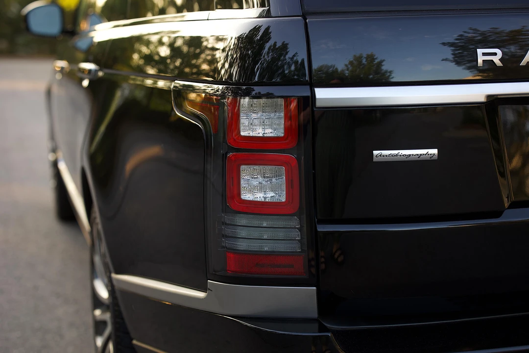 2014 Land Rover Range Rover L405 - Image 17 of 31