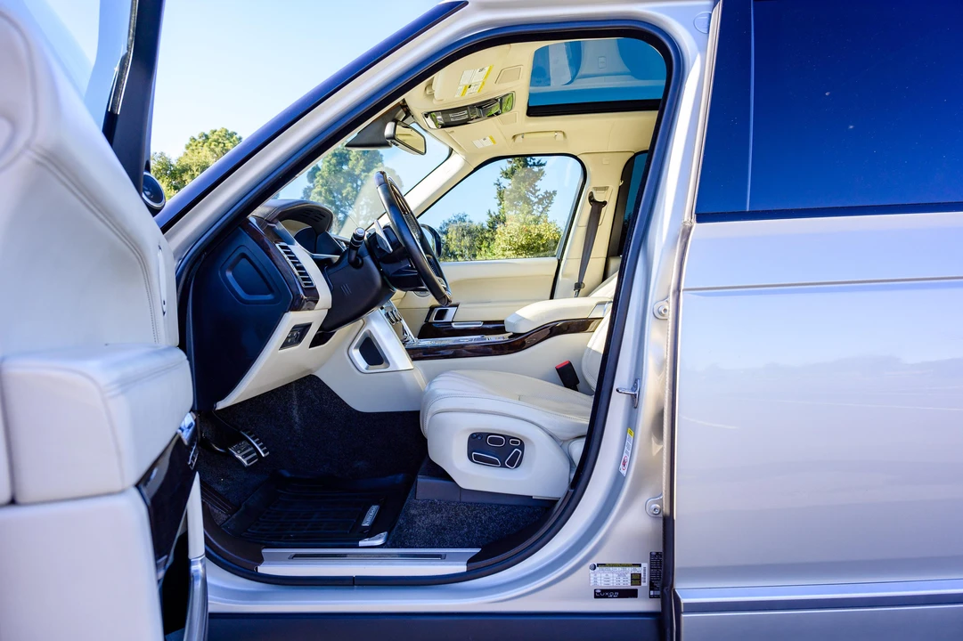2014 Land Rover Range Rover L405 - Image 24 of 31