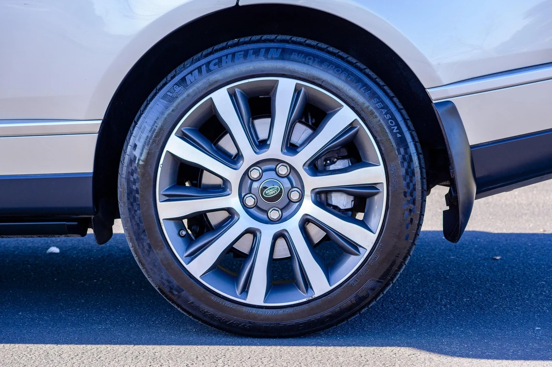 2014 Land Rover Range Rover L405 - Image 17 of 31