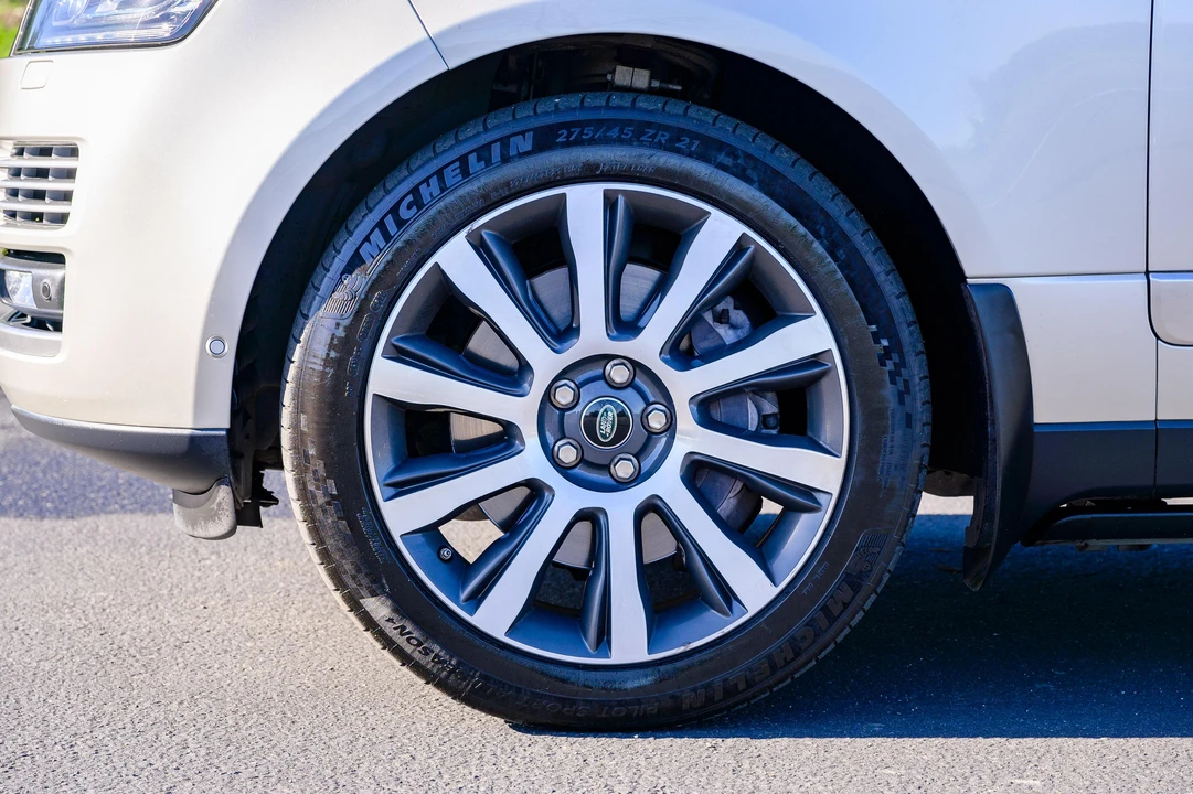 2014 Land Rover Range Rover L405 - Image 16 of 31