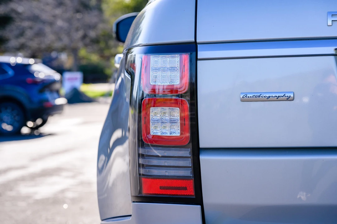 2014 Land Rover Range Rover L405 - Image 14 of 31