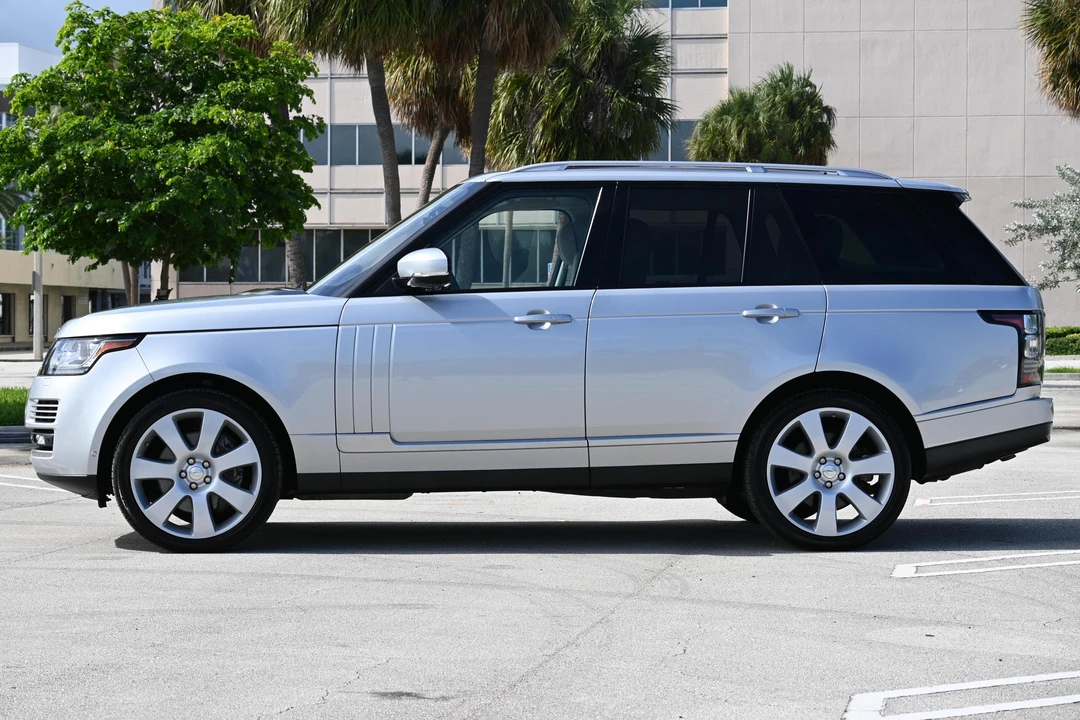 2014 Land Rover Range Rover L405 - Image 6 of 31