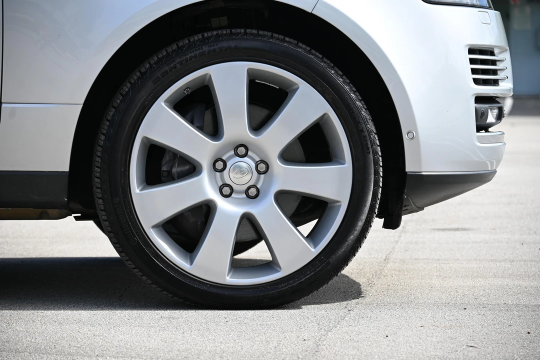 2014 Land Rover Range Rover L405 - Image 17 of 31