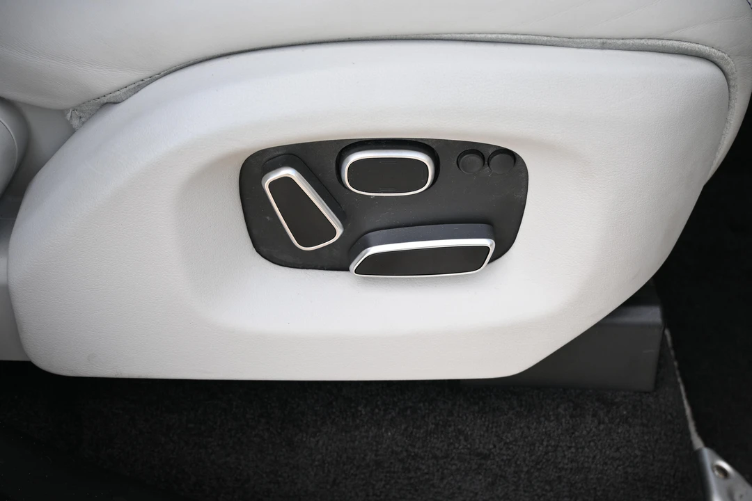 2014 Land Rover Range Rover L405 - Image 23 of 31