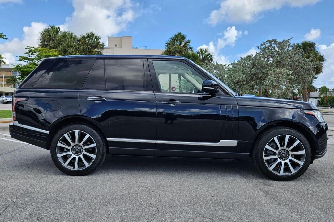 2014 Land Rover Range Rover L405 - Image 3 of 31