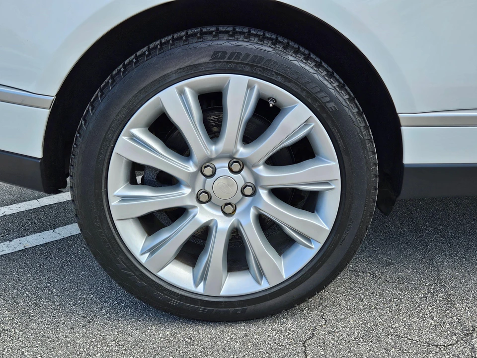2014 Land Rover Range Rover L405 - Image 17 of 31