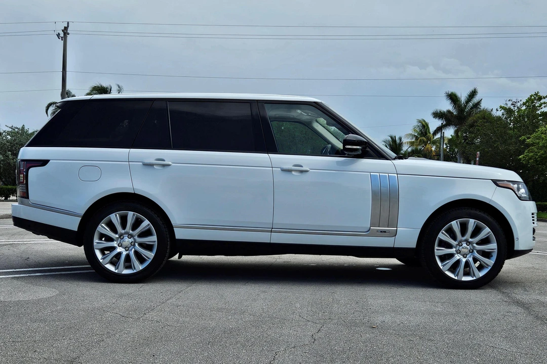 2014 Land Rover Range Rover L405 - Image 3 of 31