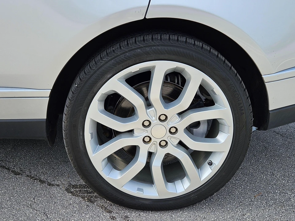 2014 Land Rover Range Rover L405 - Image 17 of 31