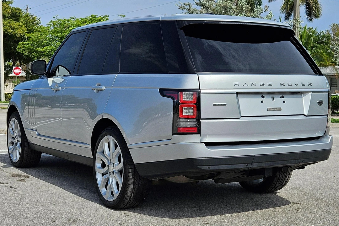 2014 Land Rover Range Rover L405 - Image 4 of 31