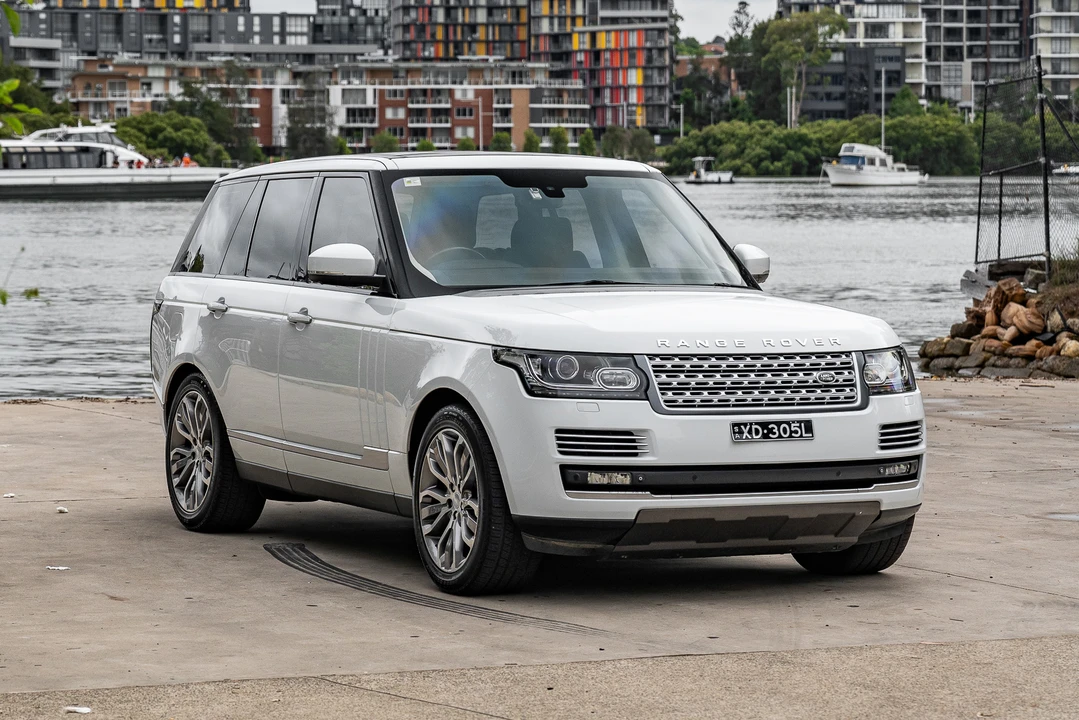 2014 Land Rover Range Rover L405 - Image 2 of 31