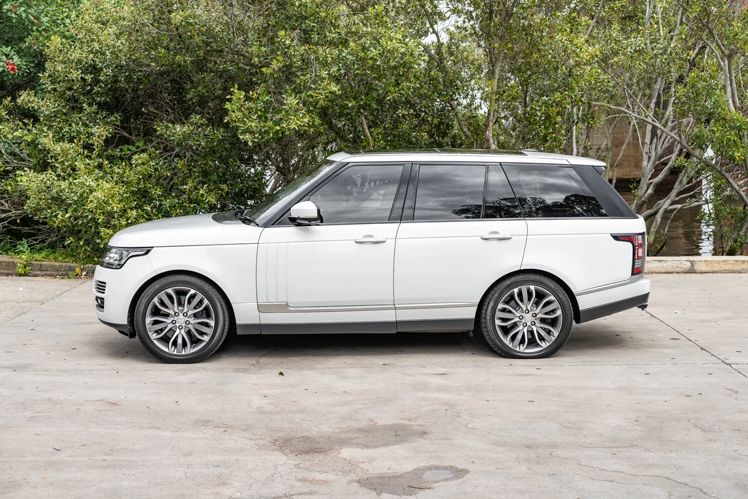 2014 Land Rover Range Rover L405 - Image 5 of 31