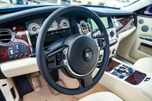 2014 Rolls-Royce Ghost 1st Gen - Image 28 of 31
