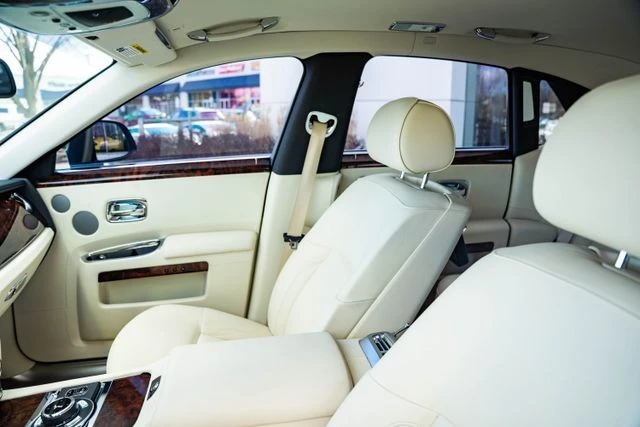 2014 Rolls-Royce Ghost 1st Gen - Image 25 of 31