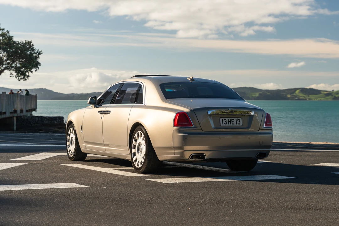 2014 Rolls-Royce Ghost 1st Gen - Image 24 of 31