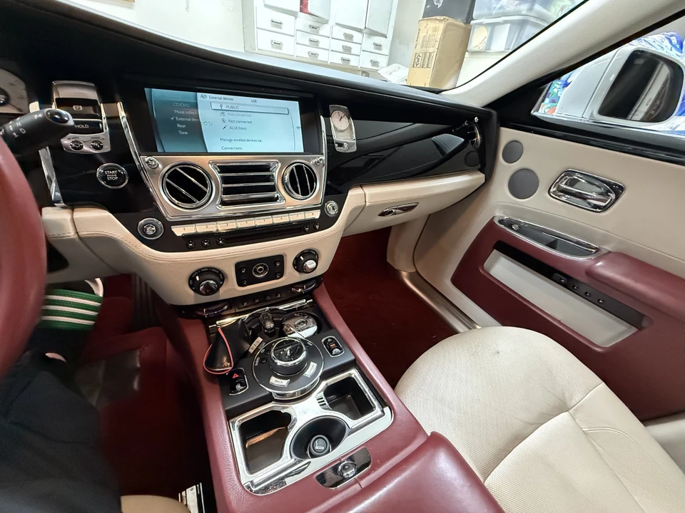 2014 Rolls-Royce Ghost 1st Gen - Image 19 of 21