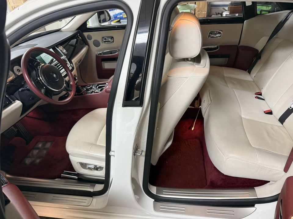 2014 Rolls-Royce Ghost 1st Gen - Image 16 of 21