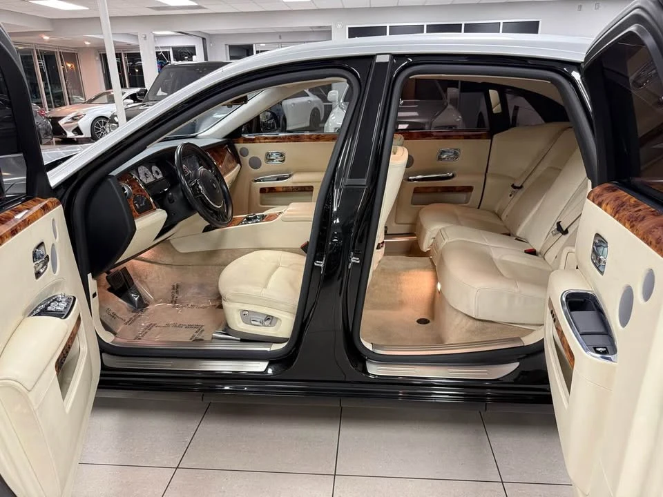 2014 Rolls-Royce Ghost 1st Gen - Image 13 of 19