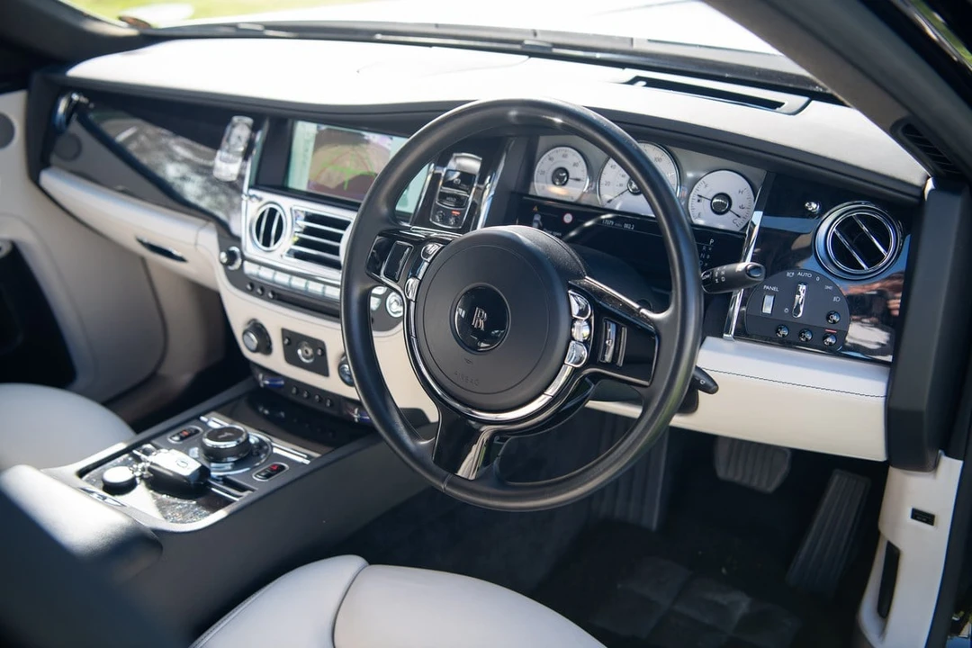 2014 Rolls-Royce Ghost 1st Gen - Image 14 of 30