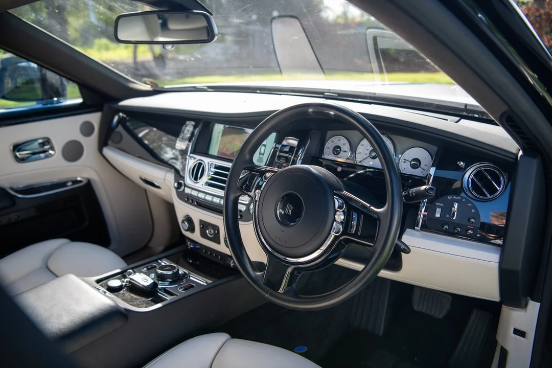 2014 Rolls-Royce Ghost 1st Gen - Image 2 of 30