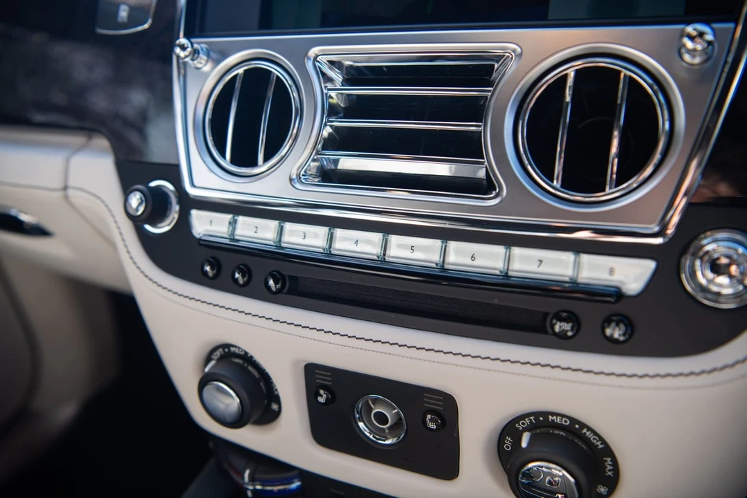 2014 Rolls-Royce Ghost 1st Gen - Image 26 of 30
