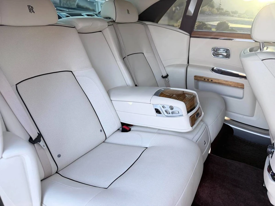 2014 Rolls-Royce Ghost - Image 13 of 17
