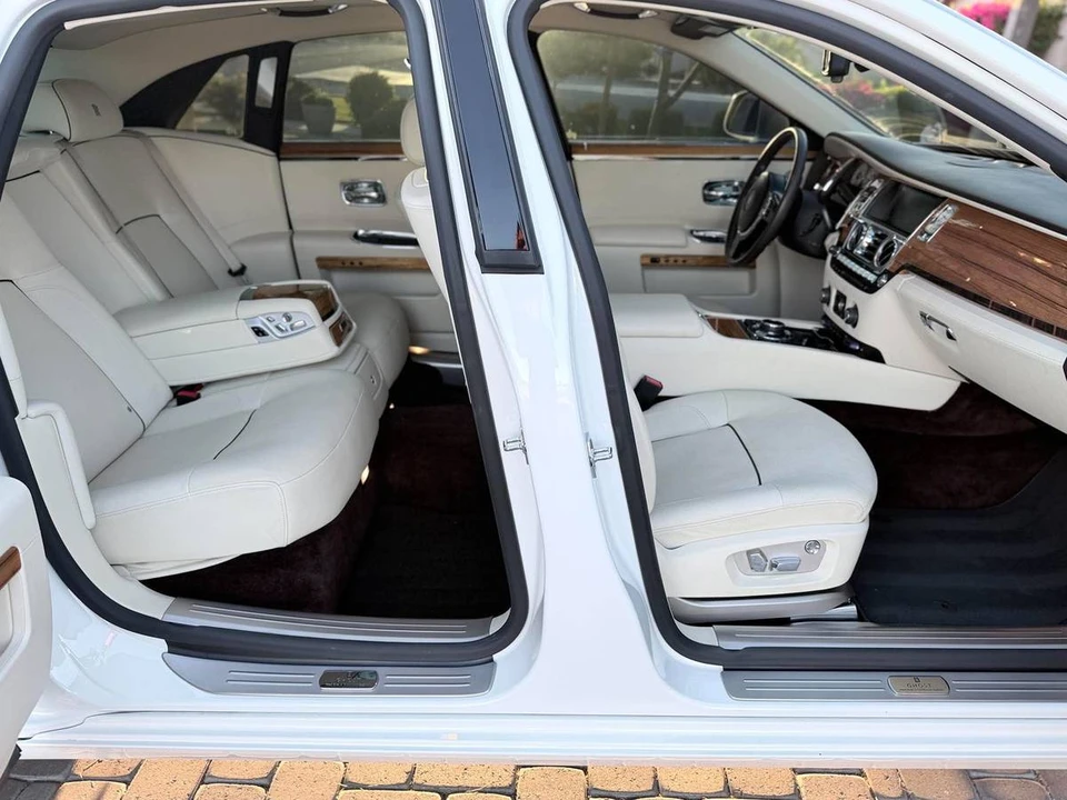 2014 Rolls-Royce Ghost - Image 10 of 17
