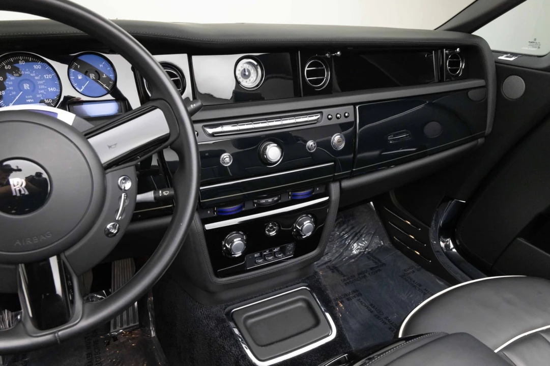 2014 Rolls-Royce Phantom VII - Image 16 of 31