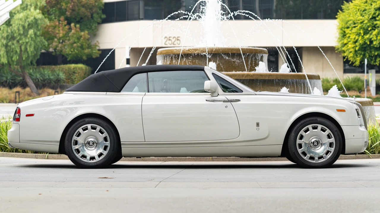 2014 Rolls-Royce Phantom VII - Image 11 of 31