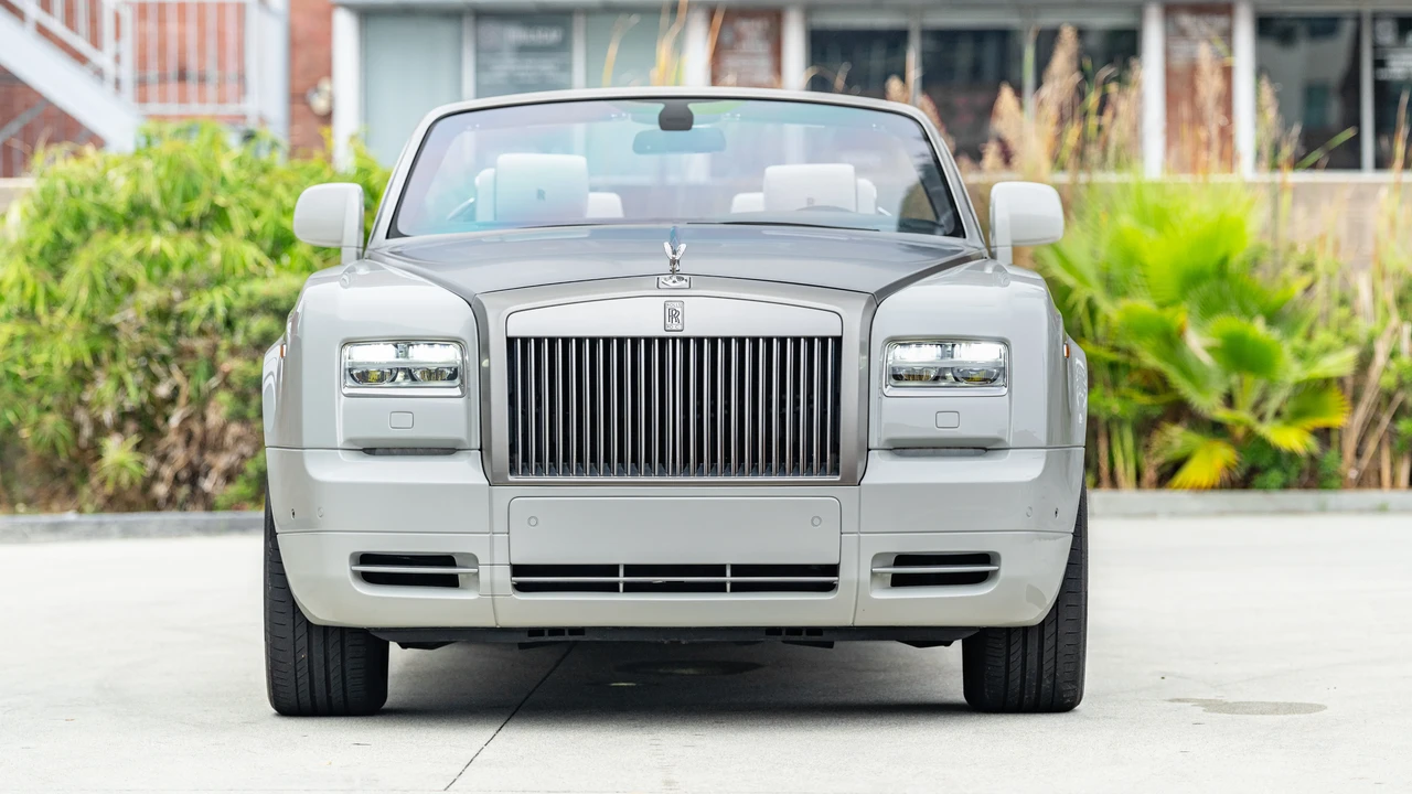 2014 Rolls-Royce Phantom VII - Image 2 of 31