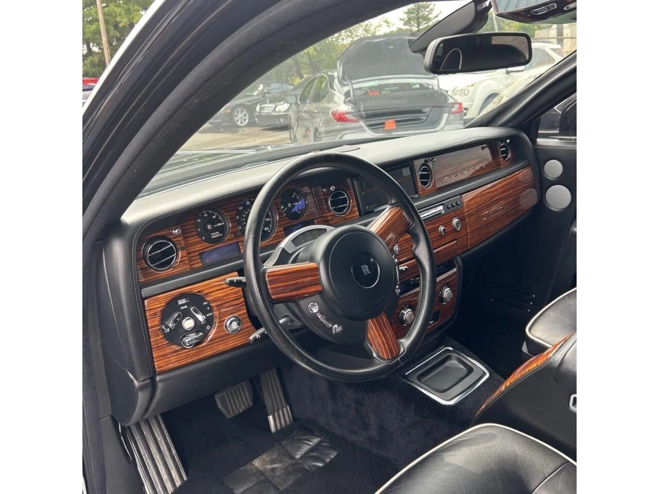 2014 Rolls-Royce Phantom VII - Image 10 of 16