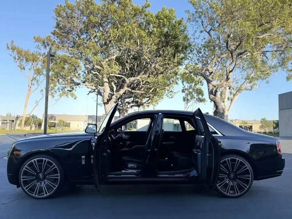 2014 Rolls-Royce Ghost 1st Gen - Image 9 of 17