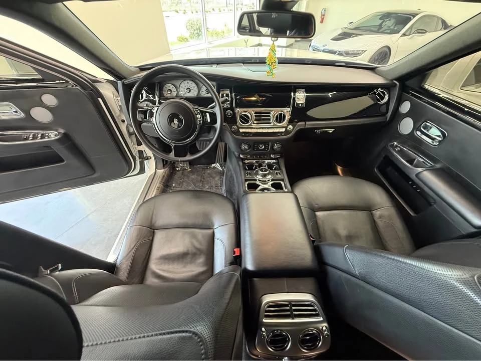 2014 Rolls-Royce Ghost 1st Gen - Image 15 of 19