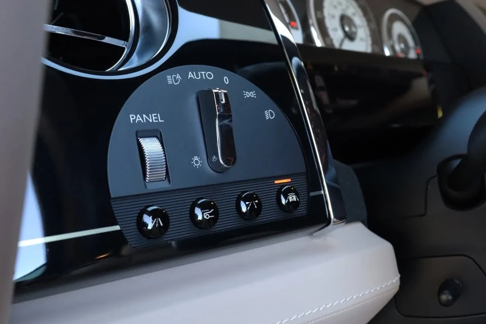 2014 Rolls-Royce Wraith 2nd Gen - Image 10 of 16