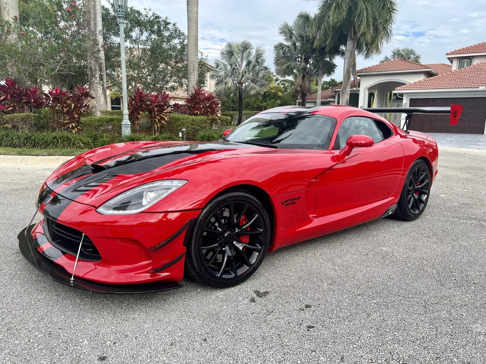 2014 Dodge Viper 5th Gen - Image 2 of 31