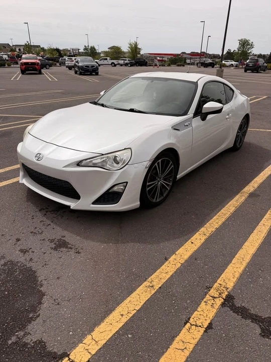 2014 Scion FR-S - Image 2 of 10