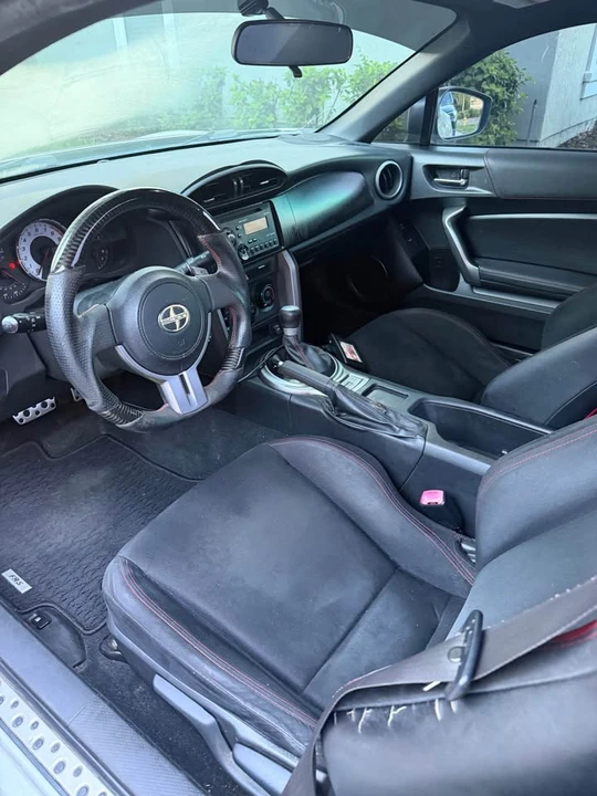 2014 Scion FR-S - Image 11 of 12