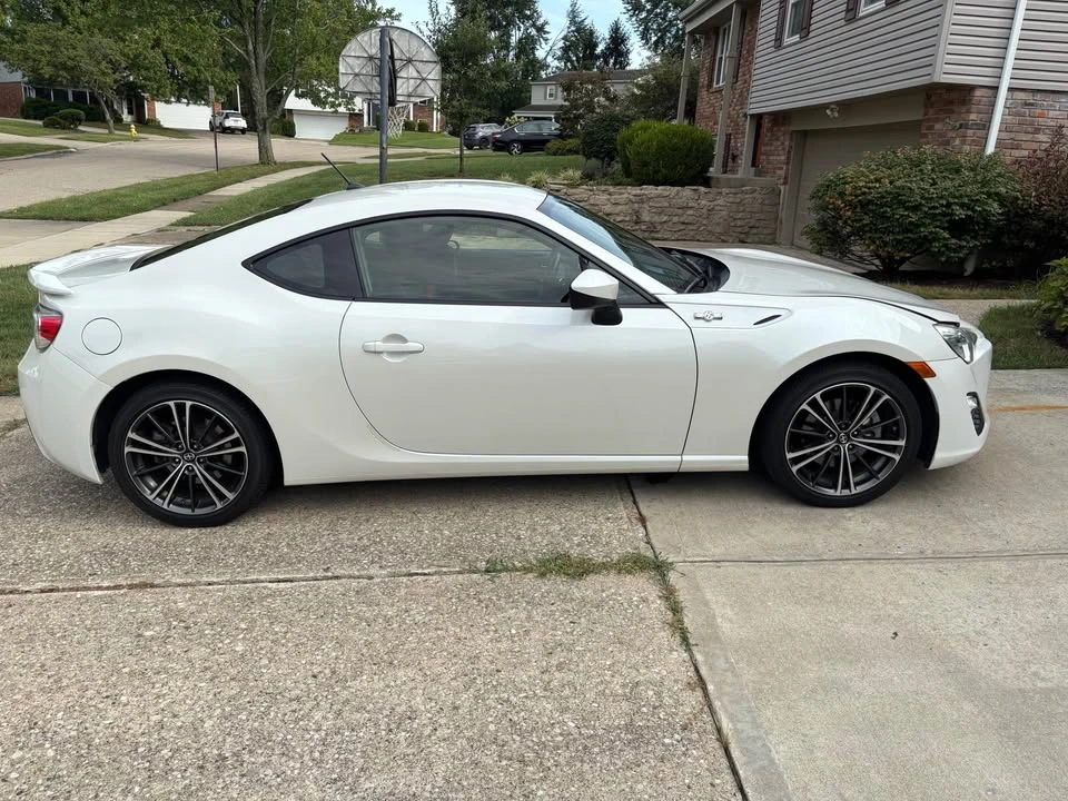 2014 Scion FR-S - Image 3 of 15