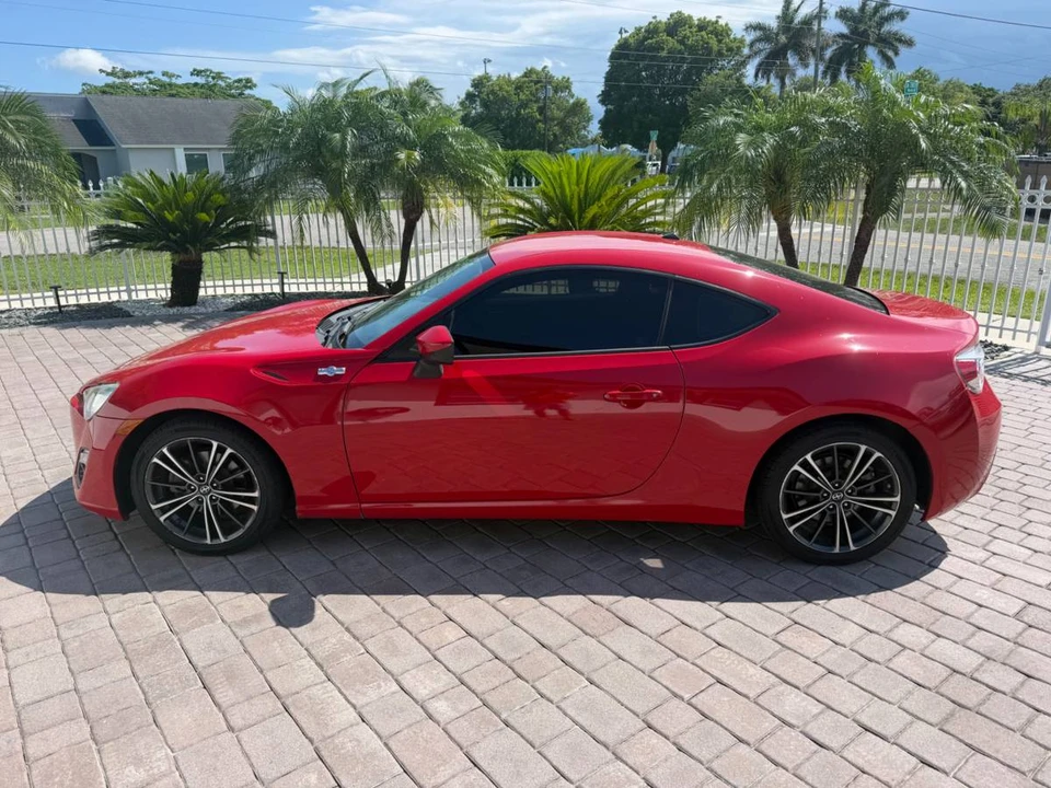 2014 Scion FR-S - Image 2 of 11