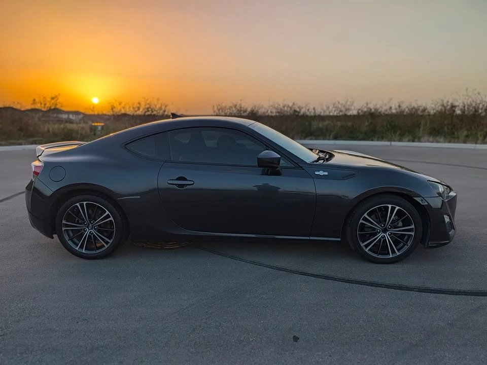 2014 Scion FR-S - Image 2 of 20